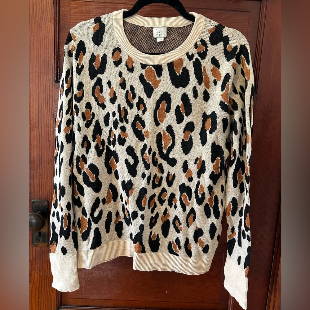 Leopard Print Sweater - Picture 2 of 6
